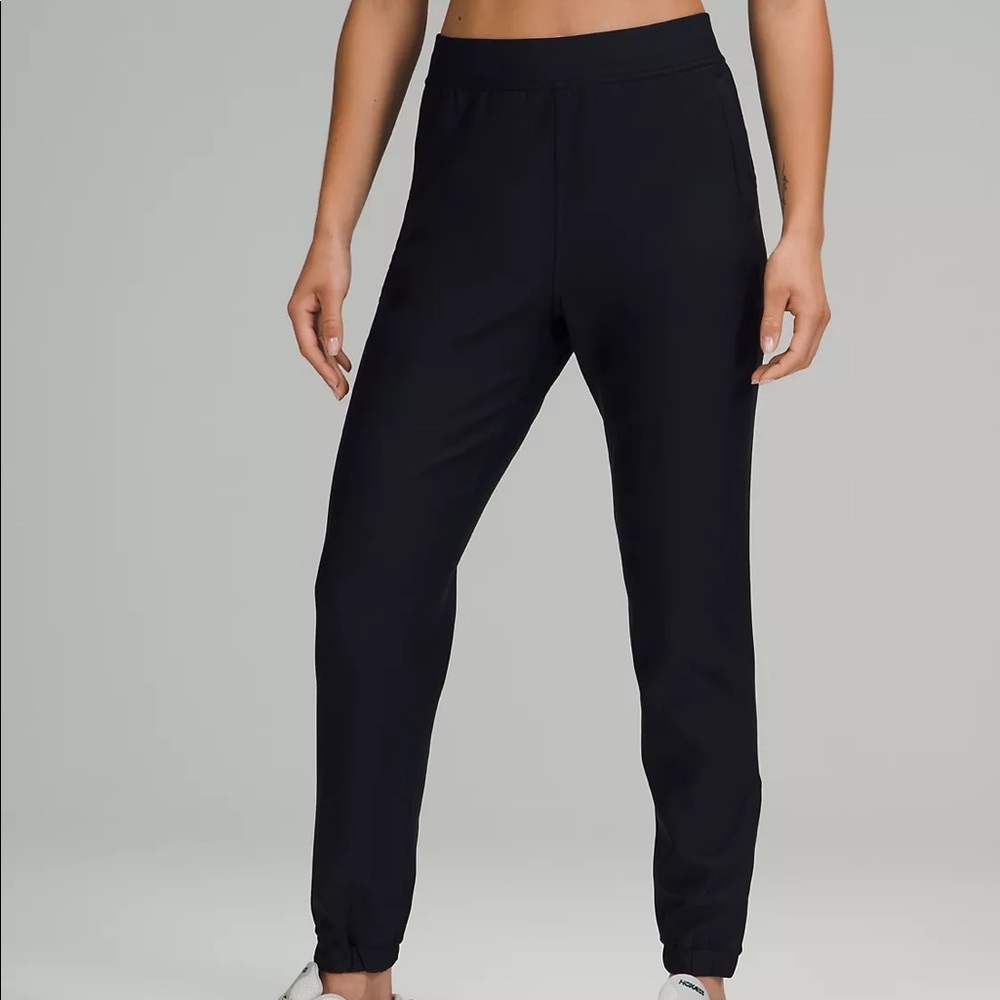Lululemon Adapted State Fleece High Rise Black Jogger 4 NWT
